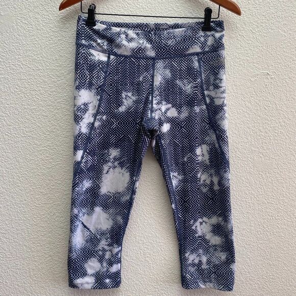 The North Face Capri Pants Workout Hiking Outdoor Medium 19 Inch Inseam - Picture 1 of 5